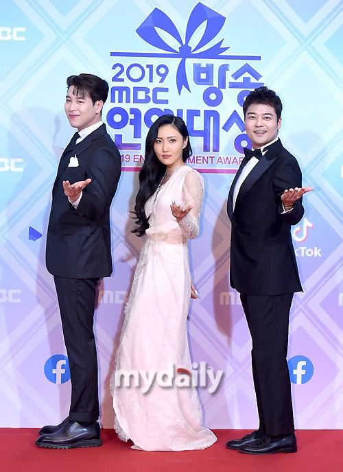 (2019演艺大赏刘在石)" 刘在石历年获得12个大赏记录 (2019演艺大赏刘在石)" 刘在石历年获得12个大赏记录
